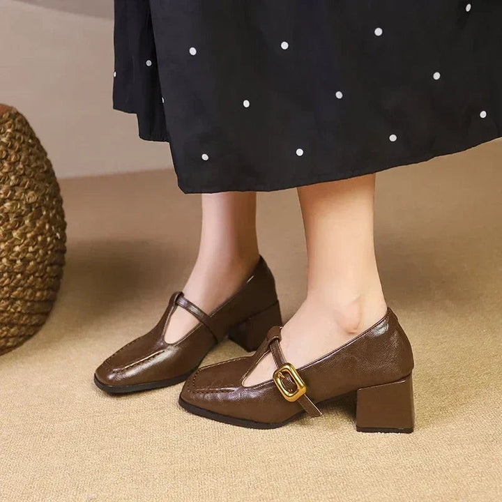 T-strap Mary Jane pumps in brown leather with block heel and gold buckle